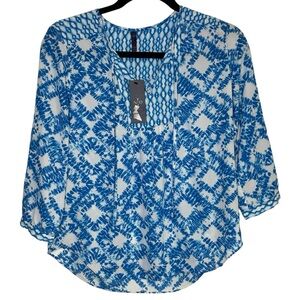 NYDJ Blue White Abstract Artsy Printed 3/4 Sleeve Blouse Size XXSP New with tags